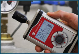 Compact Ultrasonic Testing Device for Leak Detection